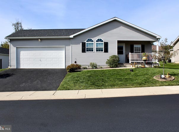 28 DAWN Drive, DOUGLASSVILLE, PA 19518