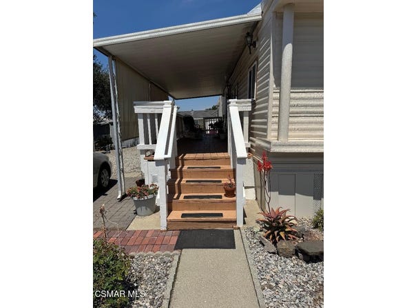 62 Farland Drive, Thousand Oaks, CA 91320