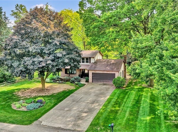 12160 Pueblo Path Avenue NW, Uniontown, OH 44685