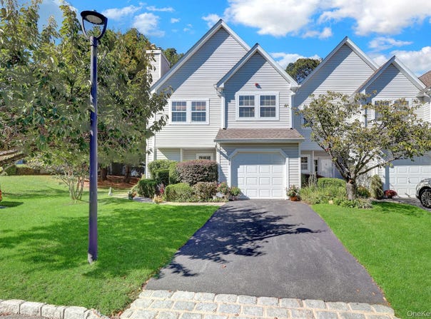 208 Erik Drive, East Setauket, NY 11733