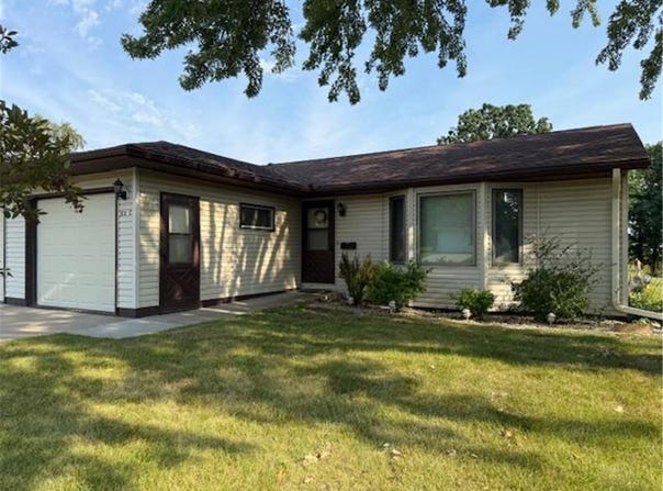 813 Sprague Street N, Caledonia, MN 55921