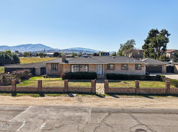 38465 E 12th Street, Palmdale, CA 93550