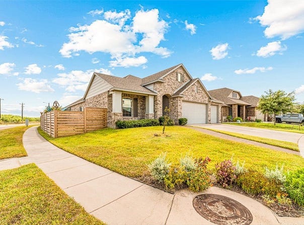 8233 Yosemite Drive, Corpus Christi, TX 78414