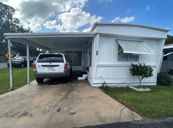 50  Orange Place, Tavares, FL 32778