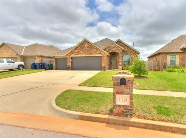 11728 SW 15th Terrace, Yukon, OK 73099
