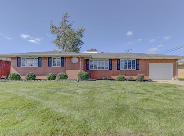 5560 Van Buren Street, Merrillville, IN 46410