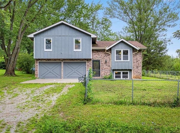 14948 Lakeside Drive, Excelsior Springs, MO 64024