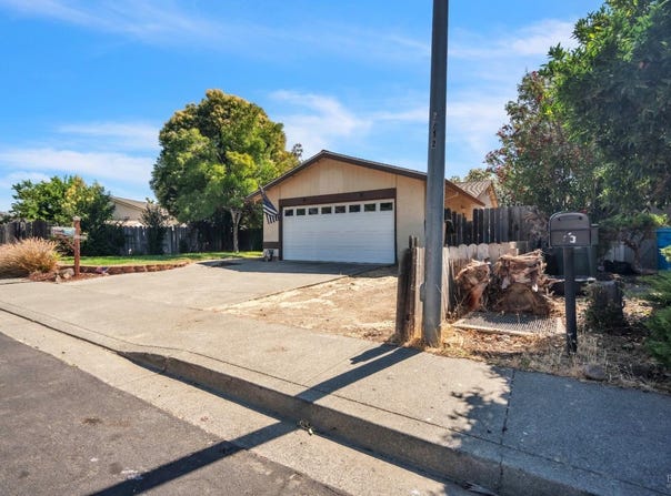 137 Gentry Circle, Vacaville, CA 95687