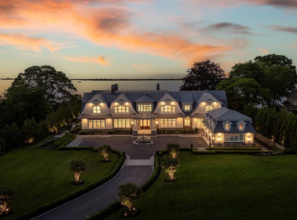 25 Brewster Lane, East Setauket, NY 11733