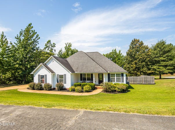 405 Persimmon Lane, Lexington, TN 38351