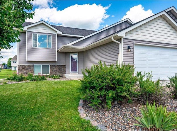 8638 Preserve Boulevard N, Chisago City, MN 55013