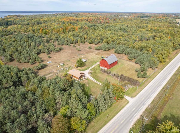 1011 N State Highway M94, Manistique, MI 49854