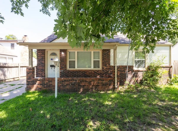 2232 W Caroline, Wichita, KS 67203