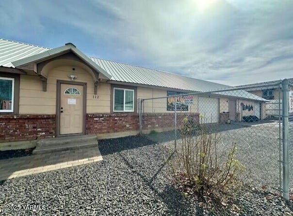 112 Tamarack St, Yakima, WA 98901
