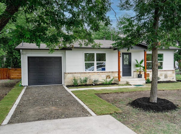 806 Edmond ST, Taylor, TX 76574