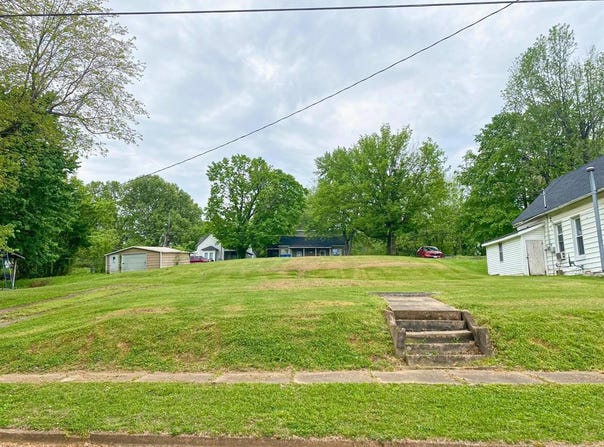 119 E 4th Avenue, Central City, KY 42330