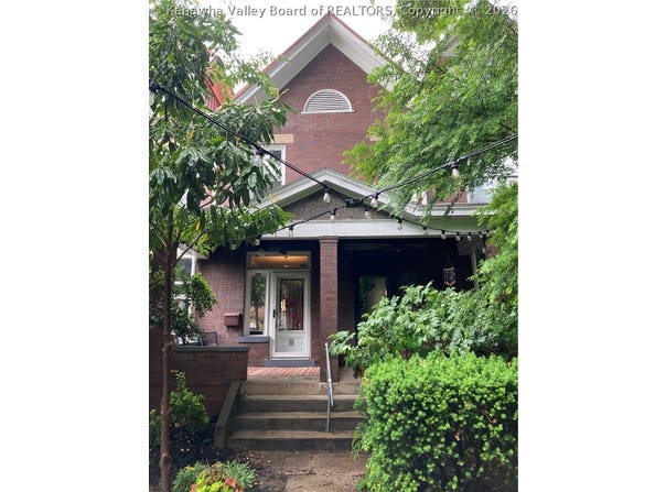 9 Arlington Court, Charleston, WV 25301