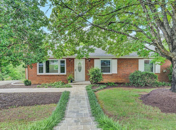3285 Rasmont RD, Roanoke, VA 24018