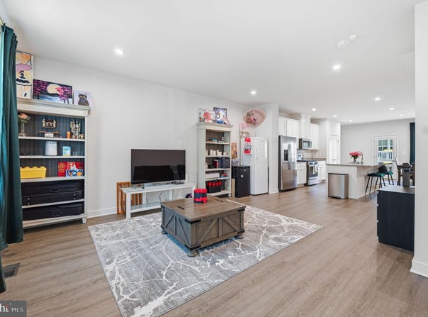 42532 TIBER FALLS Square, STERLING, VA 20166