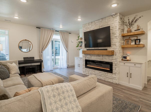 461 E 690 S, Clearfield, UT 84015