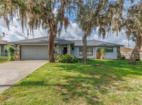 5860 W Woodhill Court, Crystal River, FL 34429