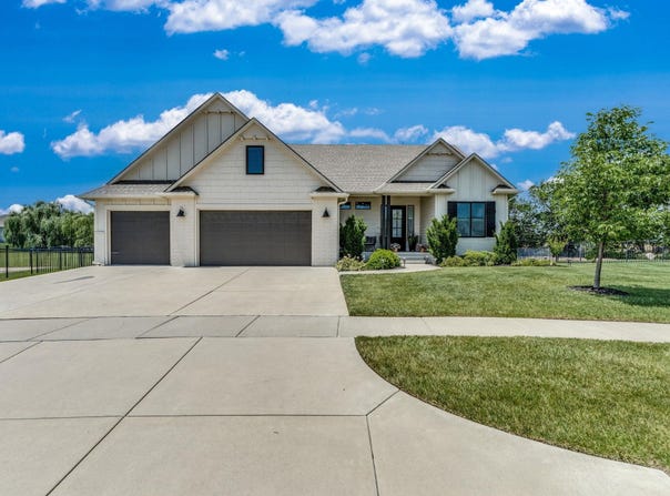 1433 N Shadow Rock Dr, Andover, KS 67002