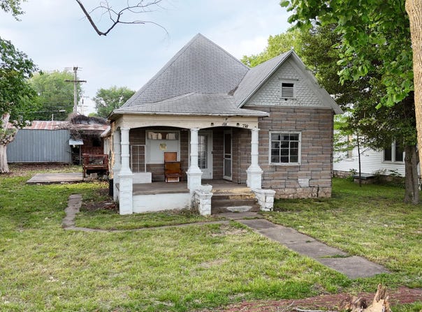 718 E Broadway Street, Monett, MO 65708