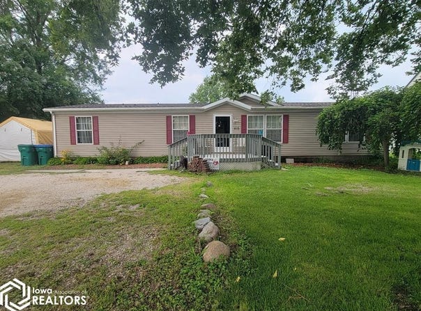 415 Howard Street, Stanhope, IA 50246