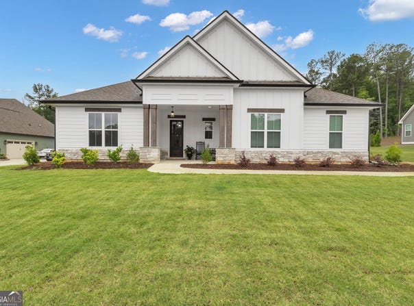 155 Lapis Lake Point, Fayetteville, GA 30215