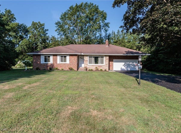 5826 Basswood Drive, Lorain, OH 44053
