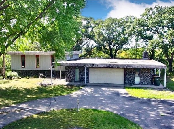 1004 S Ramsey Street, Redwood Falls, MN 56283