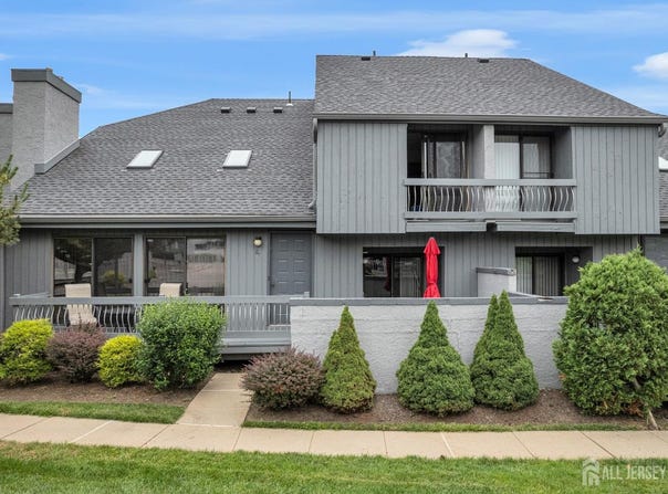 84 Linda Lane, Edison, NJ 08820