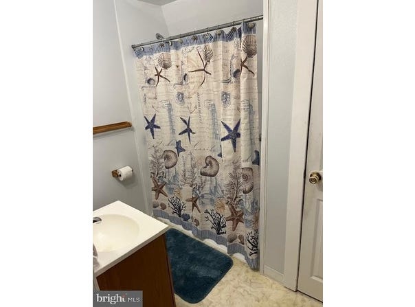 202 WAYNE AVENUE, WILLIAMSTOWN, NJ 08094
