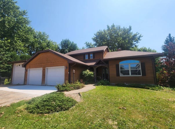 1509 N NORTH HILLS AVENUE, Marshfield, WI 54449