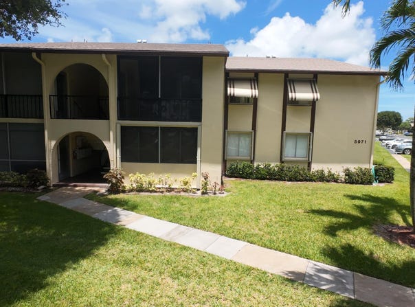5971 La Pinata Boulevard, Greenacres, FL 33463