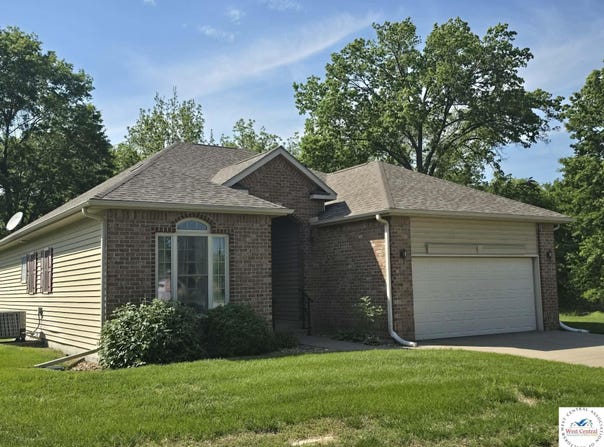 801 E Virginia Place, Clinton, MO 64735