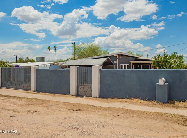 2502 S Forgeus Stravenue, Tucson, AZ 85713