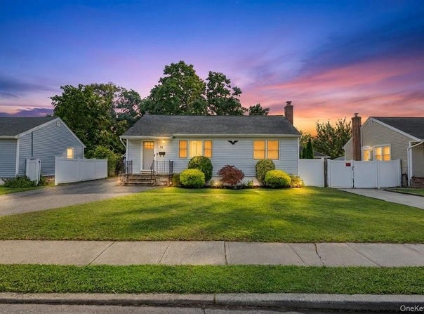 70 Mohawk Drive, North Babylon, NY 11703