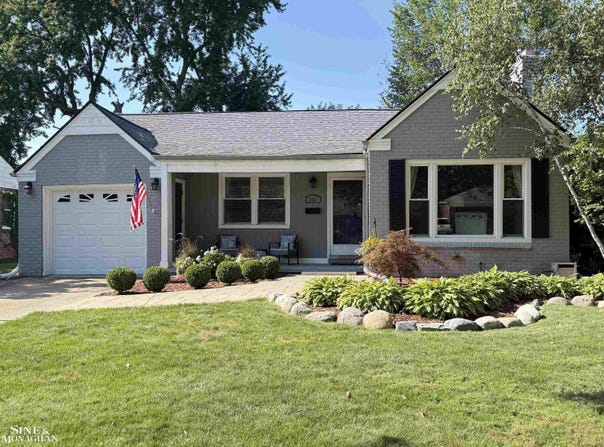 21152 Lancaster Road, Harper Woods, MI 48225