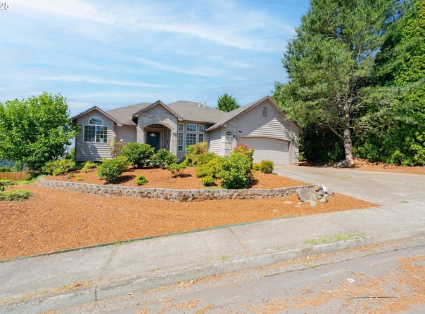 642 E PIONEER LOOP, La Center, WA 98629
