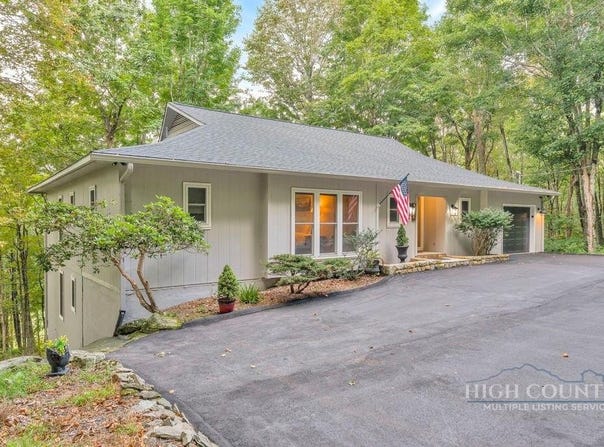 202 Cliffside Lane, Seven Devils, NC 28604