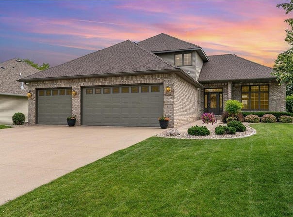 517 Redpoll Avenue SE, New Prague, MN 56071