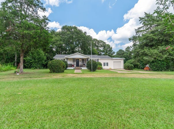 1522 Moselle-Seminary Rd, Seminary, MS 39479