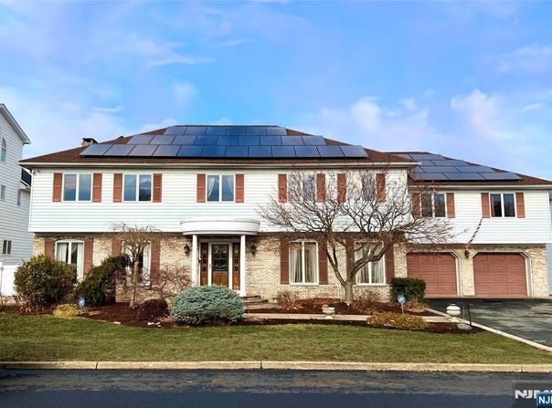 20 Albert Street, Moonachie, NJ 07074