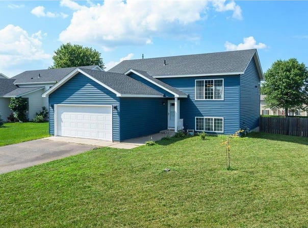 1928 Rochelle Curve, Shakopee, MN 55379