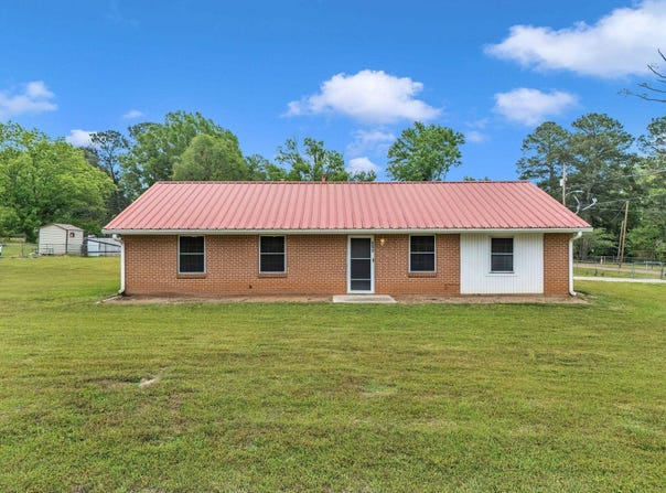 600 N Lake St, Waskom, TX 75692