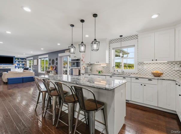 10 Domingues Road, Newburgh, NY 12550