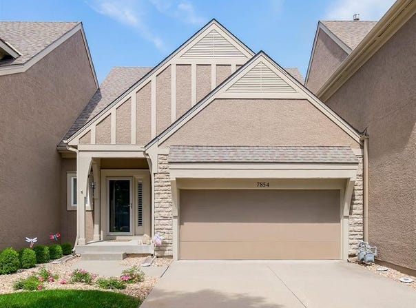7854 W 157th Terrace, Overland Park, KS 66223