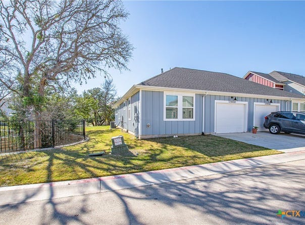 121 Lafitte Drive, San Marcos, TX 78666