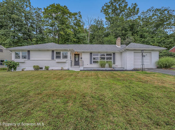 102 Gentilly Drive, Clarks Summit, PA 18411